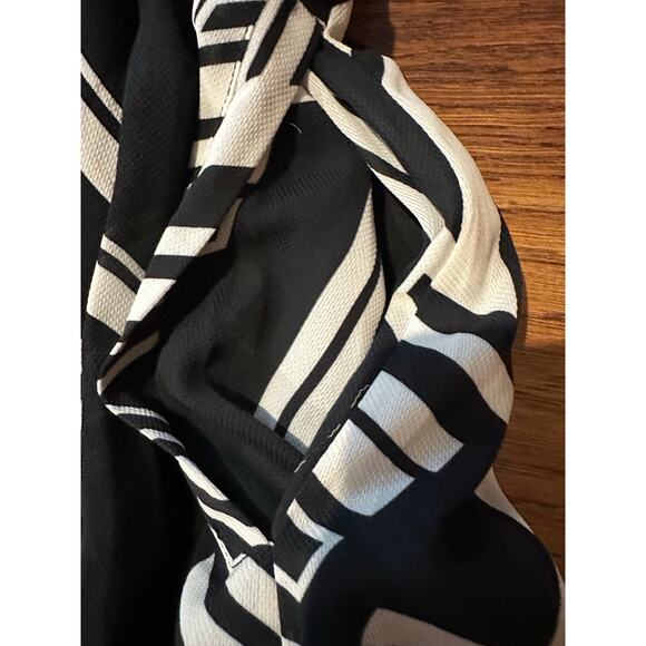 Gracia Women's Bold Geometric Print Maxi Skirt Black & White Size Large NWT - Picture 5 of 10